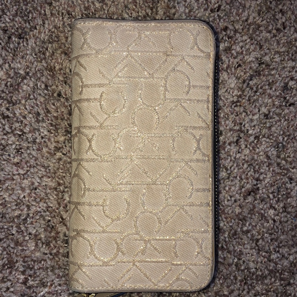 Calvin Klein clutch - Picture 3 of 5